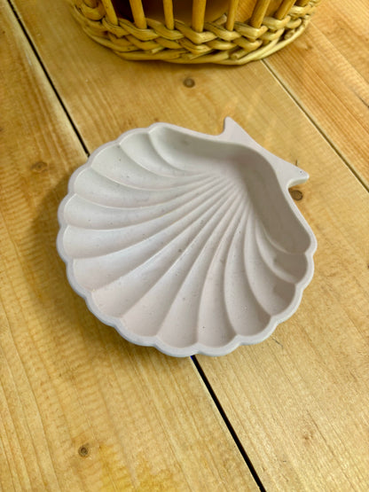 Jesmonite shell dish